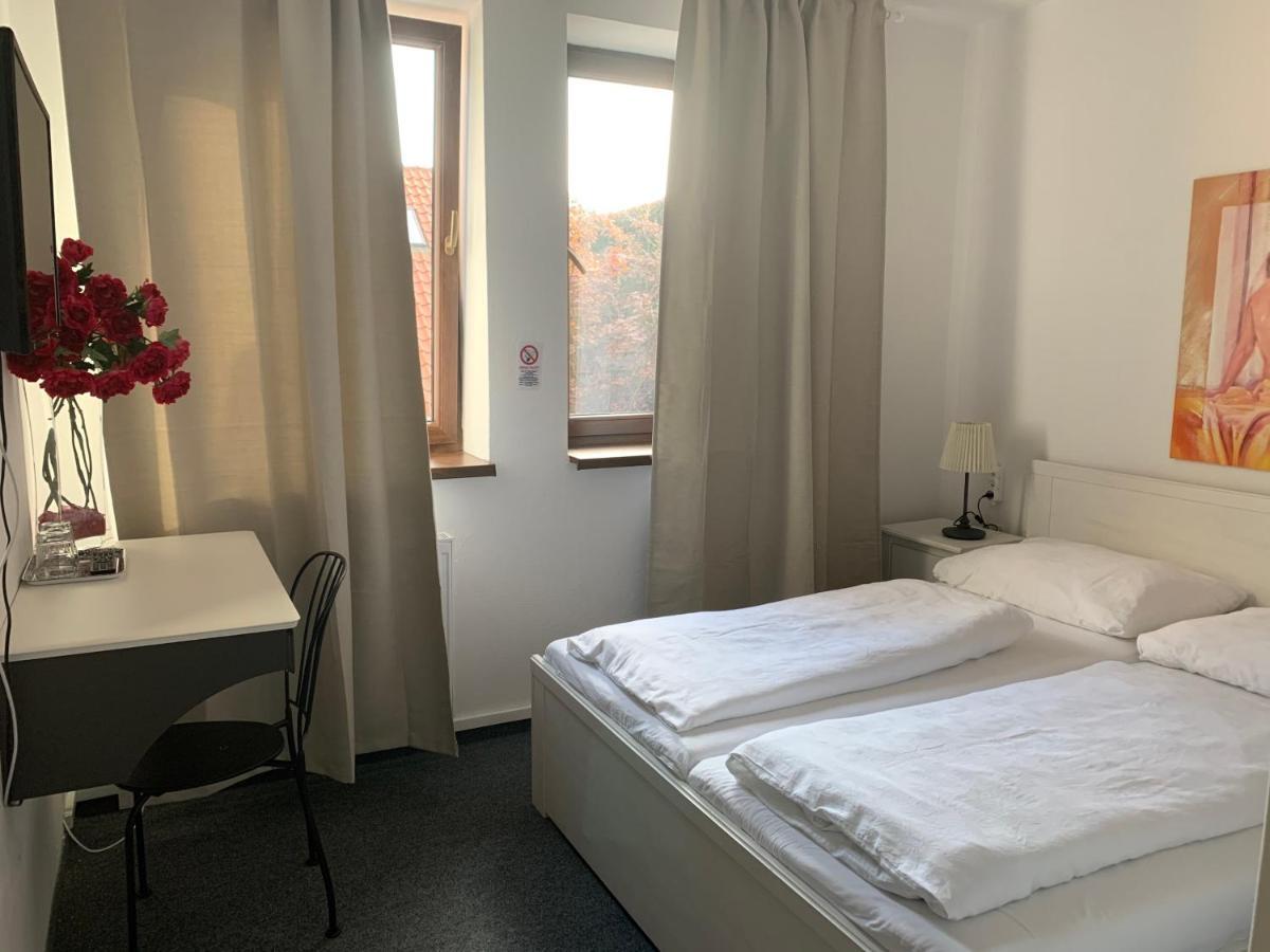 Penzion Holiday Trnava Exterior foto
