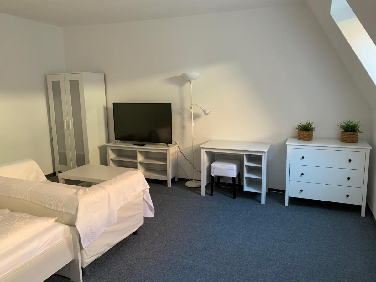 Penzion Holiday Trnava Exterior foto